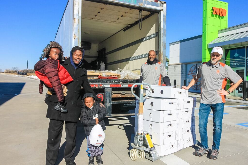 NorthSide Regeneration’s New ZOOM Gulf Gas Station-Convenience Store Partners with Sysco St. Louis to Donate 250 Turkeys to St. Louis City Churches, Charities